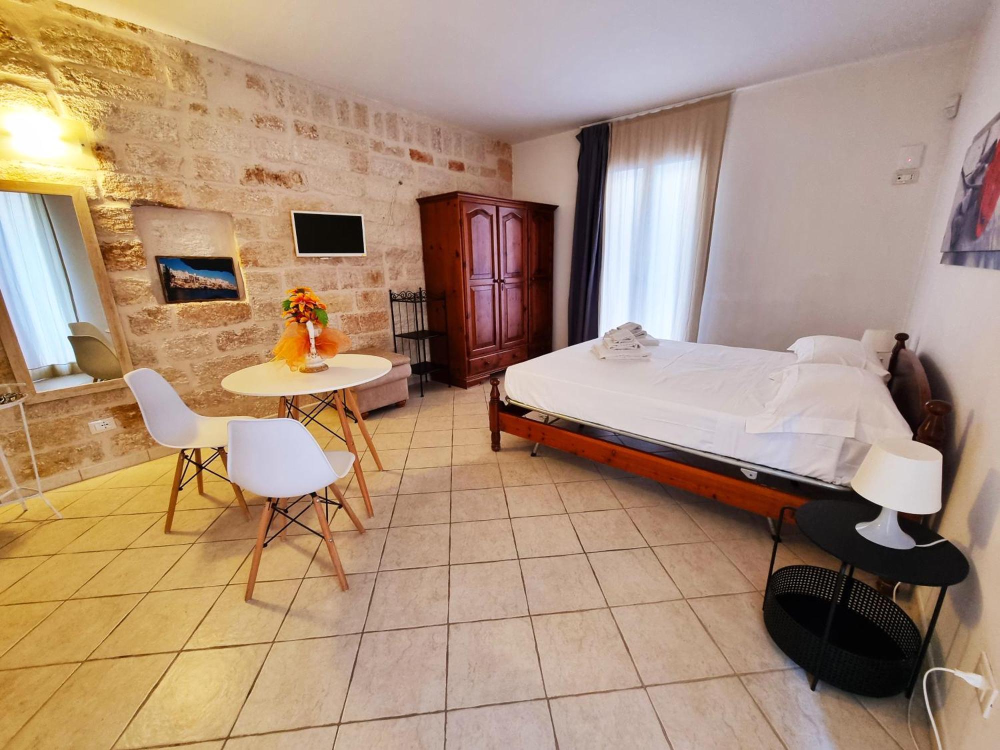 Dimora Trinity - Central Rooms Полиньяно-а-Маре Экстерьер фото